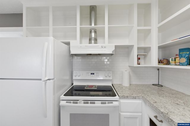 910 Ermine St SE, Albany, OR 97322