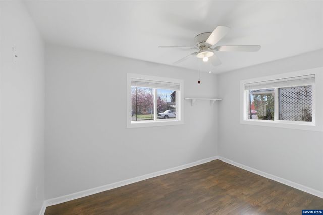 910 Ermine St SE, Albany, OR 97322