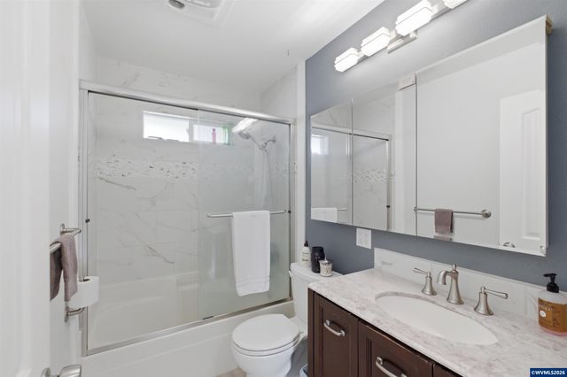 910 Ermine St SE, Albany, OR 97322