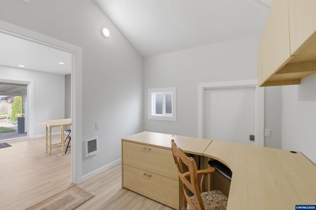 910 Ermine St SE, Albany, OR 97322