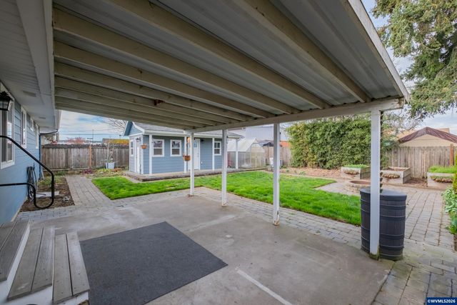 910 Ermine St SE, Albany, OR 97322