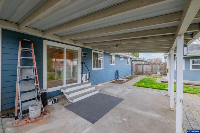 910 Ermine St SE, Albany, OR 97322