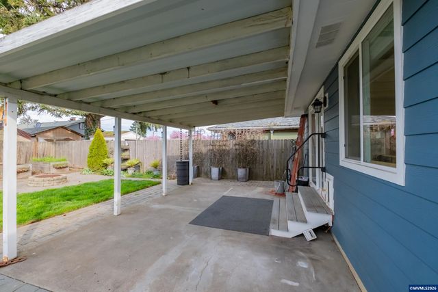 910 Ermine St SE, Albany, OR 97322