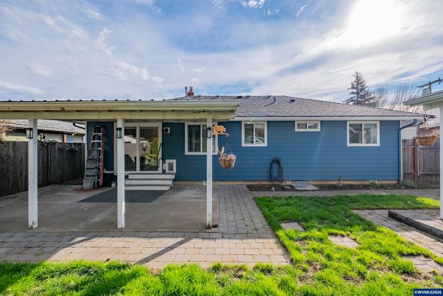 910 Ermine St SE, Albany, OR 97322