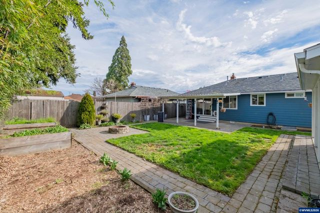 910 Ermine St SE, Albany, OR 97322