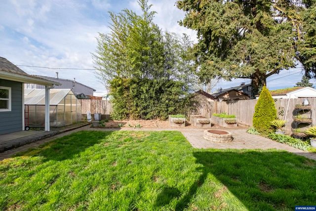 910 Ermine St SE, Albany, OR 97322