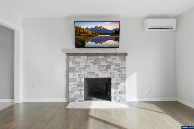 910 Ermine St SE, Albany, OR 97322