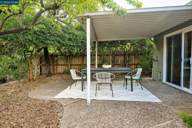 923 Pinon Dr, Martinez, CA 94553