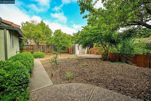 923 Pinon Dr, Martinez, CA 94553