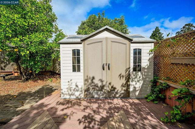 923 Pinon Dr, Martinez, CA 94553