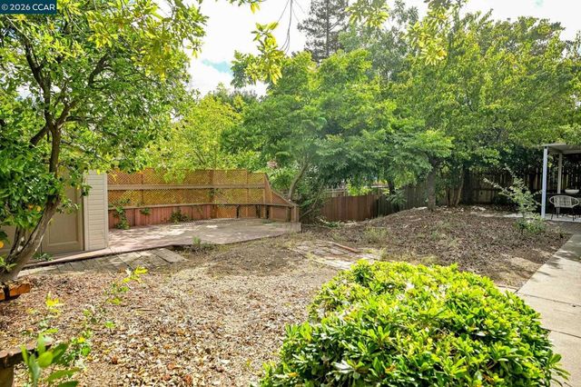 923 Pinon Dr, Martinez, CA 94553