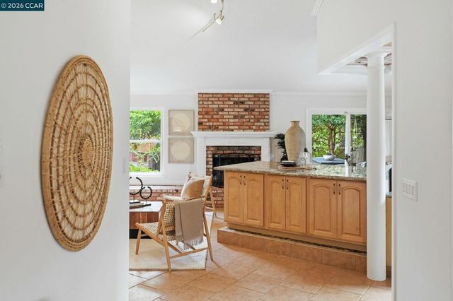 923 Pinon Dr, Martinez, CA 94553