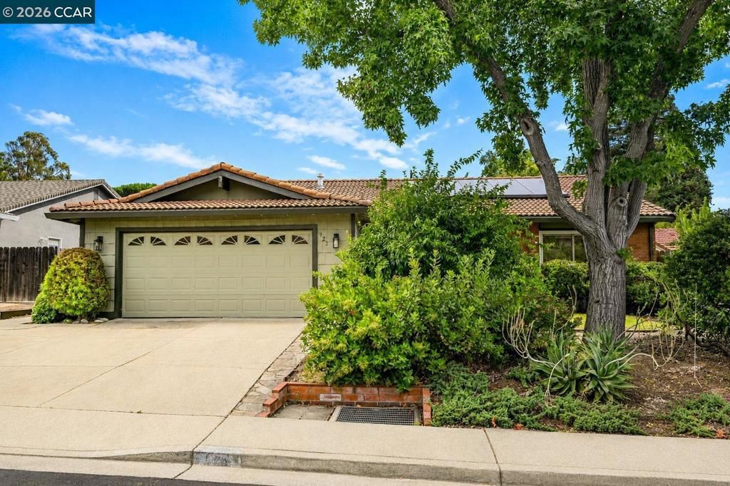 923 Pinon Dr, Martinez, CA 94553
