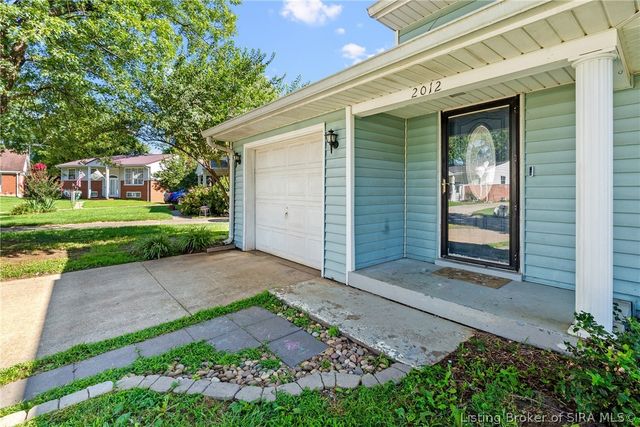 2012 Blue Bird Drive, Jeffersonville, IN 47130