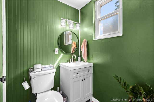 2012 Blue Bird Drive, Jeffersonville, IN 47130