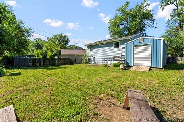 2012 Blue Bird Drive, Jeffersonville, IN 47130