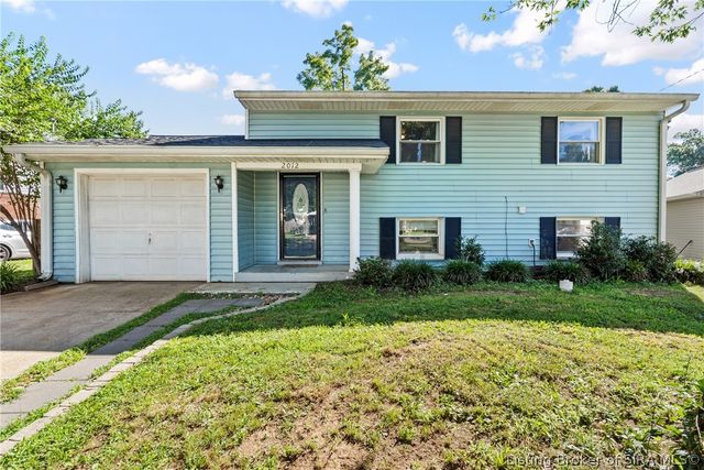 2012 Blue Bird Drive, Jeffersonville, IN 47130