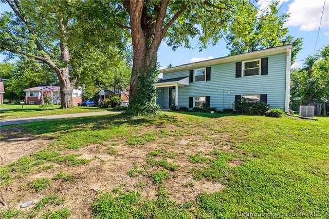 2012 Blue Bird Drive, Jeffersonville, IN 47130