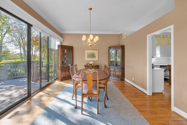 30 Turnberry Lane, Dearborn, MI 48120