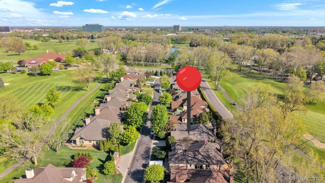 30 Turnberry Lane, Dearborn, MI 48120