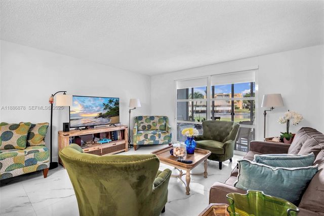 205 SE 11th Terrace 101, Dania Beach, FL 33004