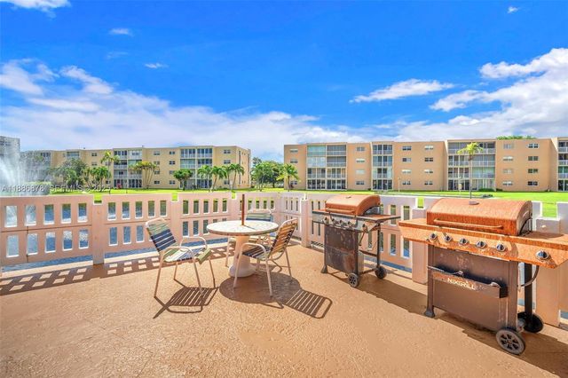 205 SE 11th Terrace 101, Dania Beach, FL 33004