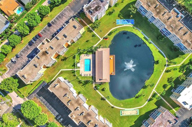 205 SE 11th Terrace 101, Dania Beach, FL 33004