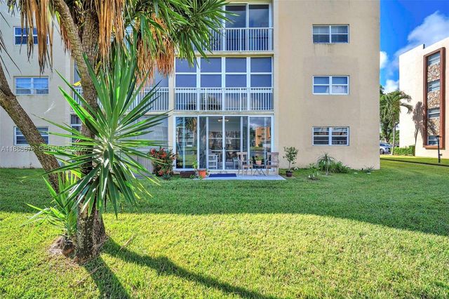 205 SE 11th Terrace 101, Dania Beach, FL 33004