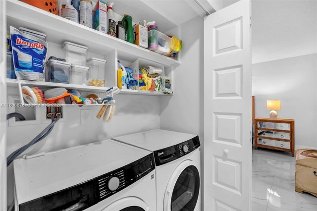 205 SE 11th Terrace 101, Dania Beach, FL 33004