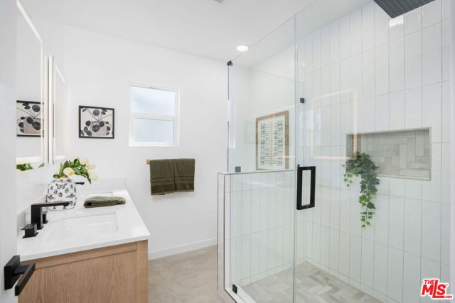 5418 S Rimpau Boulevard, Los Angeles, CA 90043