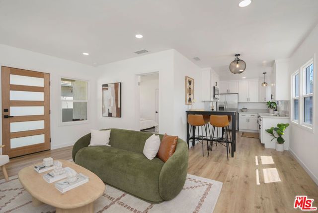 5418 S Rimpau Boulevard, Los Angeles, CA 90043