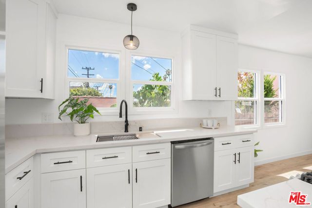 5418 S Rimpau Boulevard, Los Angeles, CA 90043