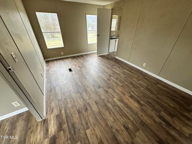138 Stanley Valley Road, Rogersville, TN 37857