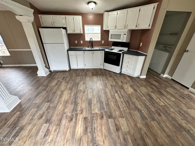 138 Stanley Valley Road, Rogersville, TN 37857