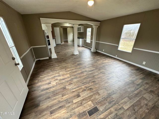 138 Stanley Valley Road, Rogersville, TN 37857