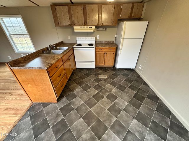 138 Stanley Valley Road, Rogersville, TN 37857