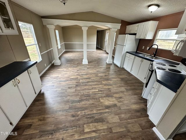 138 Stanley Valley Road, Rogersville, TN 37857