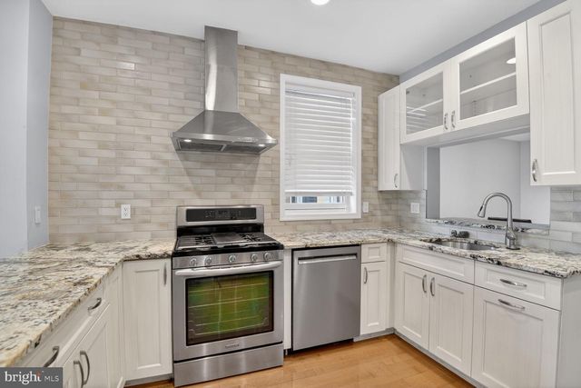 5338 41ST ST NW, Washington, DC 20015