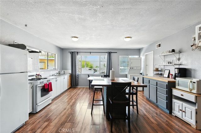 5332 E Beverly Boulevard, Los Angeles, CA 90022