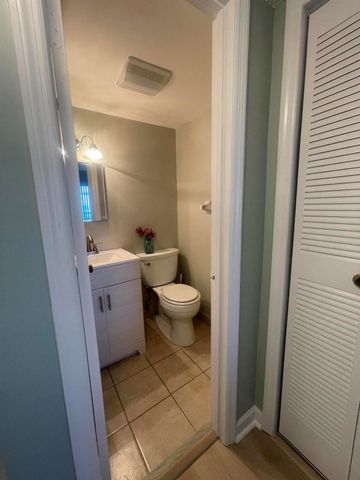 3100 Springdale Boulevard 214, Palm Springs, FL 33461