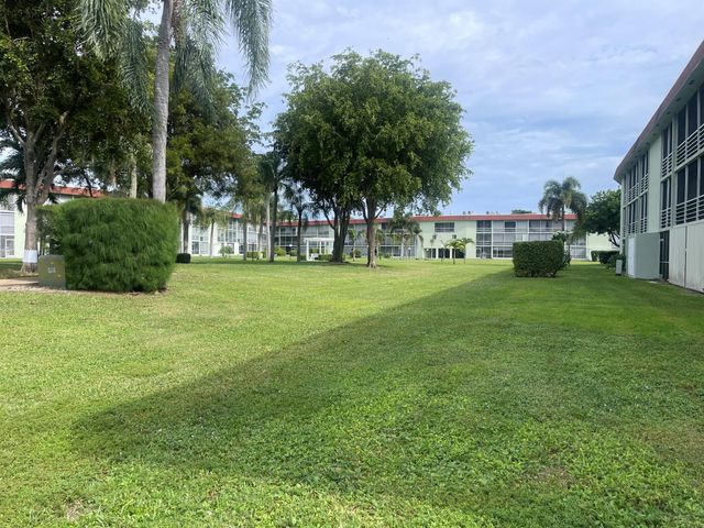 3100 Springdale Boulevard 214, Palm Springs, FL 33461