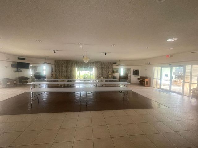 3100 Springdale Boulevard 214, Palm Springs, FL 33461