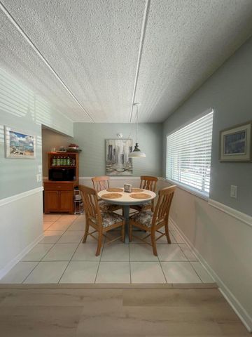 3100 Springdale Boulevard 214, Palm Springs, FL 33461