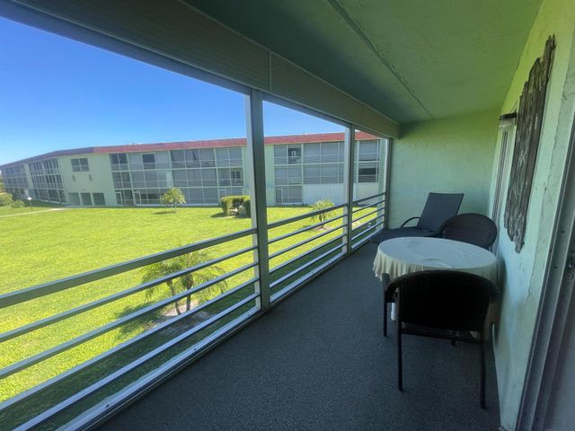 3100 Springdale Boulevard 214, Palm Springs, FL 33461