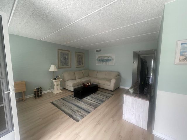 3100 Springdale Boulevard 214, Palm Springs, FL 33461