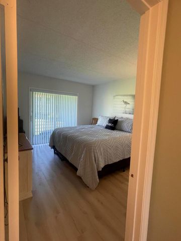 3100 Springdale Boulevard 214, Palm Springs, FL 33461