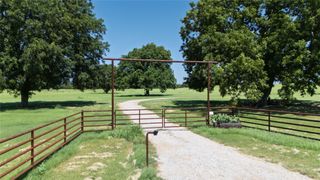 1370 Parker Dairy Road, Alvord, TX 76225