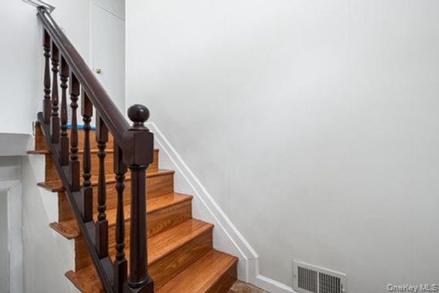 42 Pebble Lane, Deer Park, NY 11729