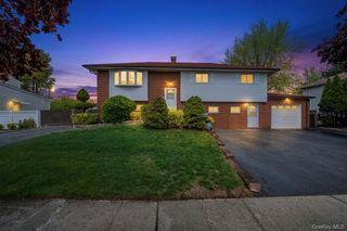 42 Pebble Lane, Deer Park, NY 11729