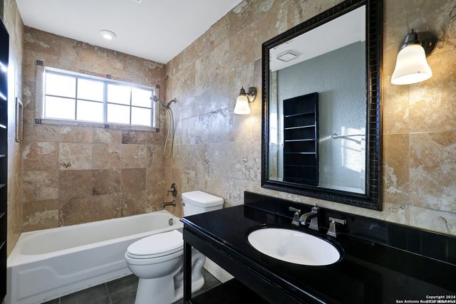 422 Shadowbluff, San Antonio, TX 78216